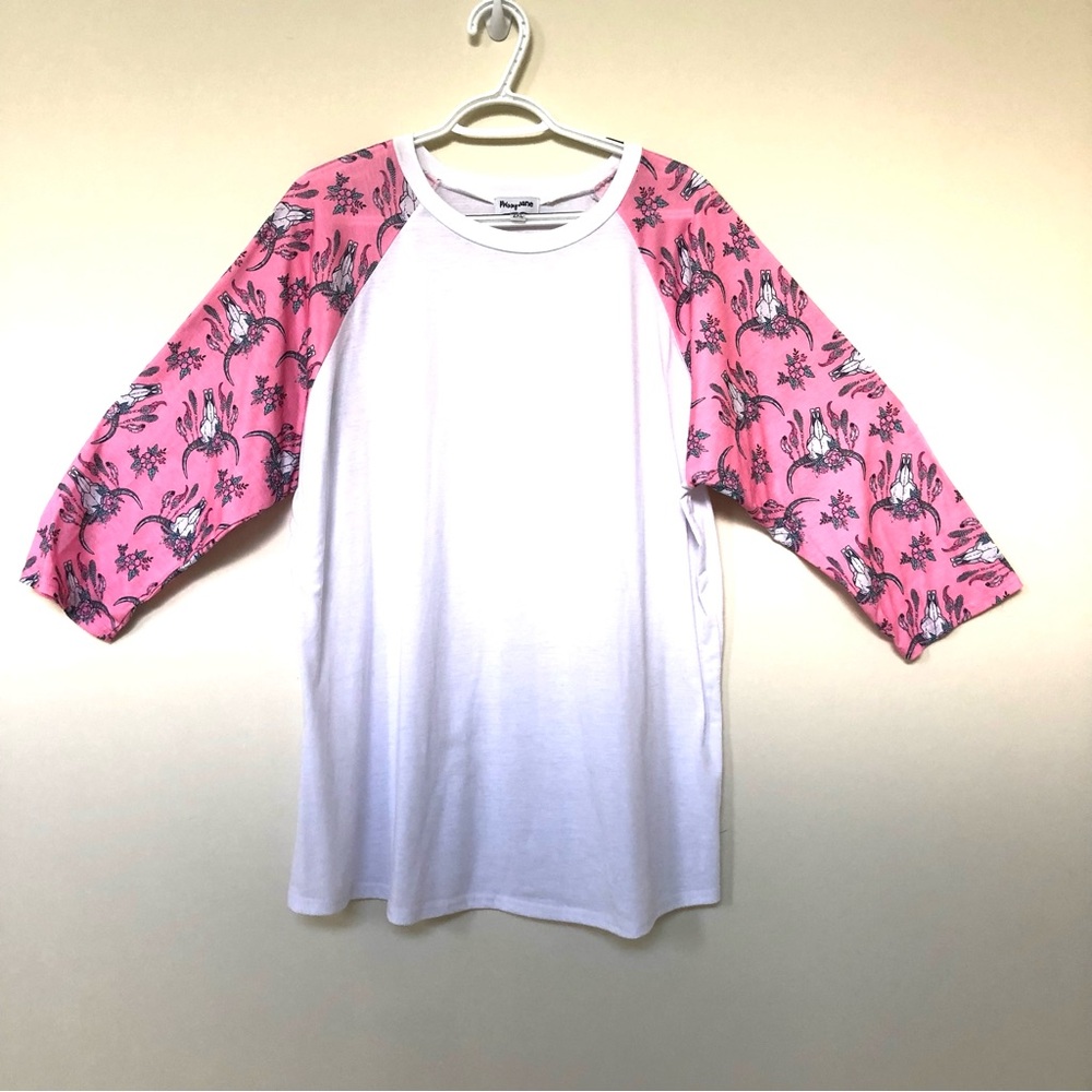 Southwest Soft Feminine Flowers  Pink & White Buffalo Skull 3/4 Sleeve Top ~ 2X